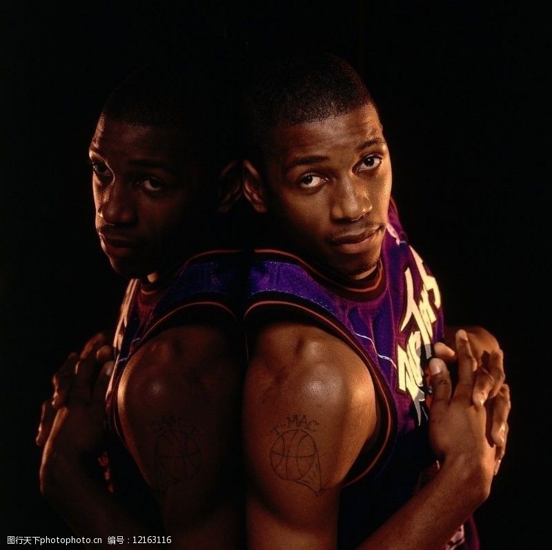 亮的赛场上 亮的赛场上